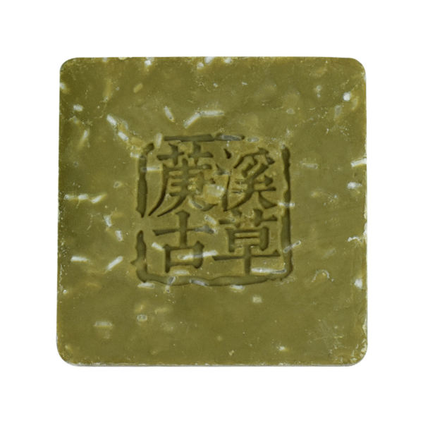 A close-up of natural ingredients: oriental biota, soapberry, and fo-ti.